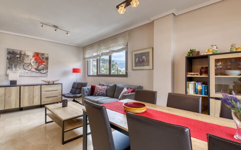 Marina Raset: Table, Meubles, Plante D'Appartement, Chaise, Bois, Salon, Design Intérieur, Canapé, Architecture, Maison