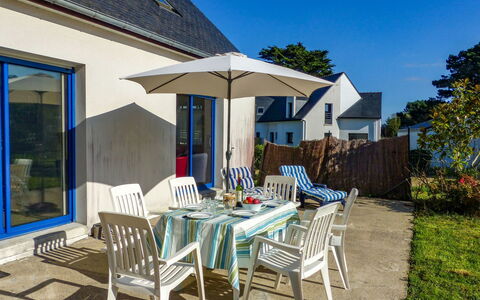 La Brise: Propriété, Maison, Domicile, Bâtiment, Immobilier, Patio, Chalet, Meubles, Table, Vacances
