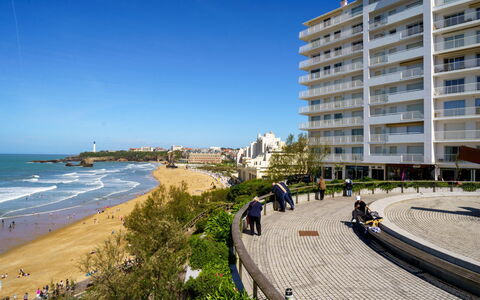 Bellevue Clemenceau: Jour, Côte, Horizon, Appartement, Paysage, Plage, Rive, Mer, Condominium