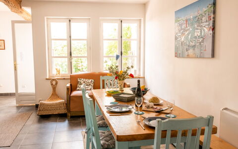 L'Ancienne Scierie: L'Eau, Ciel, Plante, Propriété, Piscine, Bleu Azur, Ombre, Mobilier De Jardin, Balancelle, Arbre