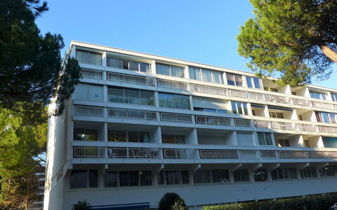 La Grande Motte 210: Architecture, Bâtiment, Propriété, Appartement, Usage Mixte, Condominium, Immobilier, Maison, Façade, Zone Résidentielle