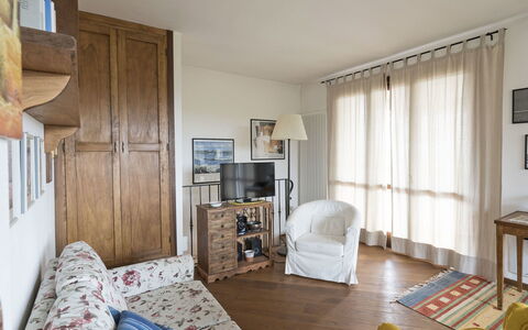 Villa la Vena: Pièce, Meubles, Propriété, Lit, Chambre, Design Intérieur, Bâtiment, Drap De Lit, Cadre De Lit, Sol