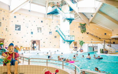 Asten-ommel 300: L'Eau, Piscine, Bleu Azur, Bâtiment, Loisir, Amusement, Aqua, Des Loisirs, Établissements Humains, Centre De Loisirs
