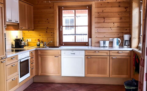 Chalet Jupiter: Cabinetry, Comptoir, Pièce, Cuisine, Meubles, Propriété, Évier, Bâtiment, Éclairage, Sol