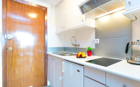 Logement:&nbsp;Roses Holiday Center 940.20