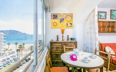 Logement:&nbsp;Roses Holiday Center 940.20