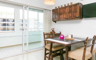 Logement:&nbsp;Roses Holiday Center 940.19