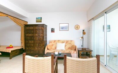 Logement:&nbsp;Roses Holiday Center 940.19