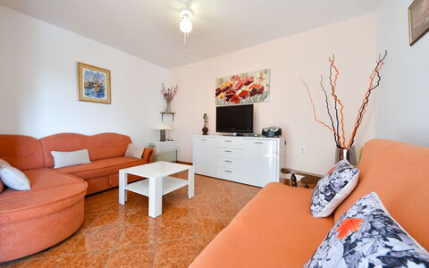 Mila: Pièce, Meubles, Propriété, Design Intérieur, Chambre, Sol, Salon, Lit, Maison, Orange