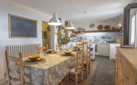 Paradiso: Pièce, Propriété, Salle À Manger, Meubles, Bâtiment, Sol, Plafond, Design Intérieur, Comptoir, Cuisine