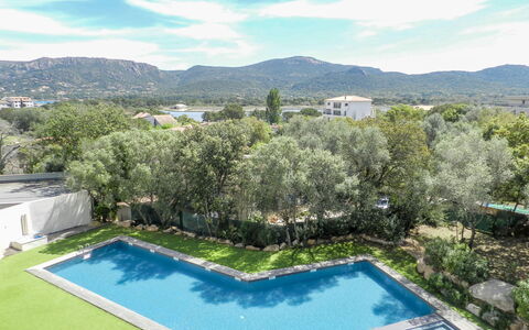 Porto Vecchio 120: Nuage, L'Eau, Ciel, Ressources En Eau, Plante, Jour, Propriété, Piscine, Bleu, La Nature