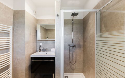 Porto Vecchio 120: Salle De Bains, Pièce, Propriété, Design Intérieur, Architecture, Bâtiment, Plafond, Tuile, Maison, Immobilier