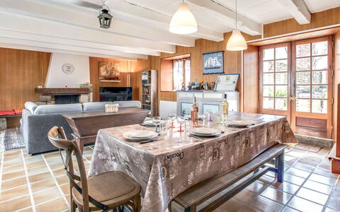 Les Figuiers: Propriété, Pièce, Meubles, Bâtiment, Comptoir, Cuisine, Design Intérieur, Domicile, Immobilier, Sol