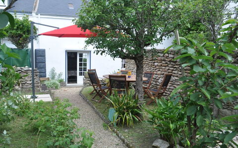Les Figuiers: Propriété, Maison, Chalet, Immobilier, Cour, Domicile, Bâtiment, Jardin, Botanique, Arrière-Cour