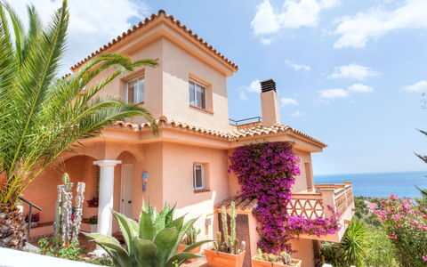 Niviroma: Maison, Propriété, Domicile, Bâtiment, Immobilier, Villa, Vacances, Façade, Zone Résidentielle, Architecture