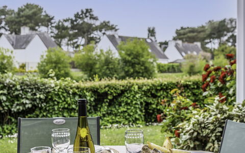 Carnac 100: Plante, Table, Vaisselle, Propriété, Ciel, Meubles, Arbre, Lot Terre, Herbe, Verre De Vin