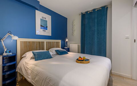 Carnac 100: Meubles, Design Intérieur, Chambre, Lit, Bois, Drap De Lit, Plafond, Literie, Linge, Pièce