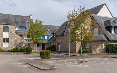 Carnac 100: Plante, Ciel, Nuage, Fenêtre, Bâtiment, Surface De La Route, Arbre, Lot Terre, Maison, Asphalte