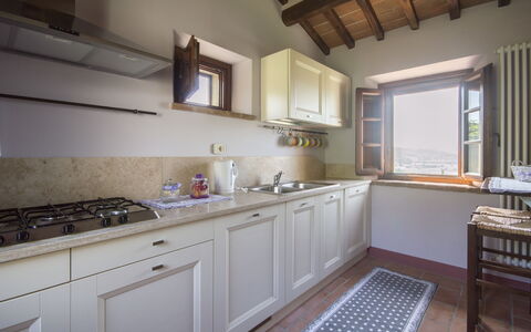 Villa Il Sasso: Propriété, Pièce, Meubles, Comptoir, Bâtiment, Cuisine, Cabinetry, Design Intérieur, Maison, Sol
