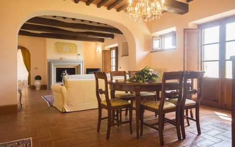 Villa Il Sasso: Pièce, Propriété, Bâtiment, Design Intérieur, Meubles, Salle À Manger, Plafond, Sol, Immobilier, Hall