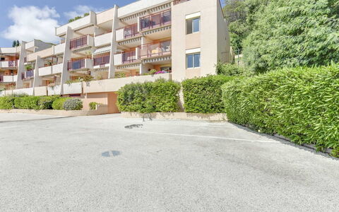Le Lavandou 320: Propriété, Zone Résidentielle, Immobilier, Bâtiment, Appartement, Maison, Quartier, Condominium, Architecture, Domicile