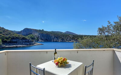 Hvar Pokrivenik 100