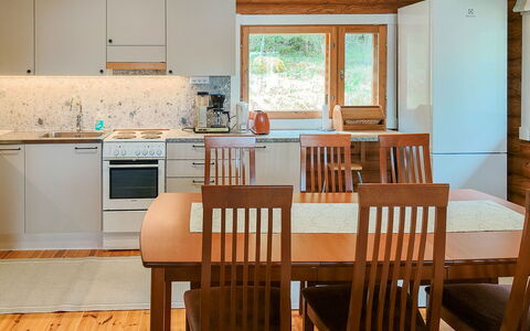 Mäntyniemi: Meubles, Design Intérieur, Sol, Sol, Bois, Plafond, Pièce, Table, Parquet, Chaise