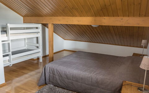 Alppitähti: Meubles, Design Intérieur, Sol, Sol, Table, Plafond, Table Cuisine Et Salle A Manger, Éclairage, Chaise, Domicile
