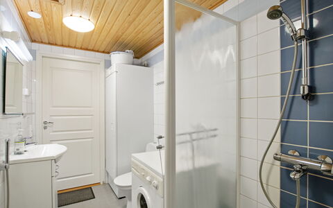 Point Vale 1 As 9: Sol, Luminaire Plomberie, Sol, Design Intérieur, Évier, Plafond, Robinet, Plomberie, Lavabo, Salle De Bains