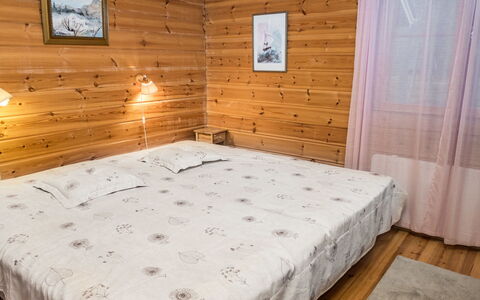 Purnukylä 6: Bois, Design Intérieur, Lit, Sol, Chambre, Sol, Meubles, Plafond, Pièce, Drap De Lit