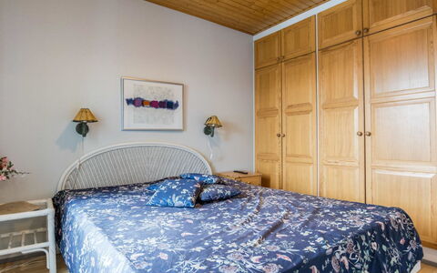 Palokärki: Meubles, Lit, Design Intérieur, Chambre, Literie, Drap De Lit, Bois, Sol, Sol, Pièce