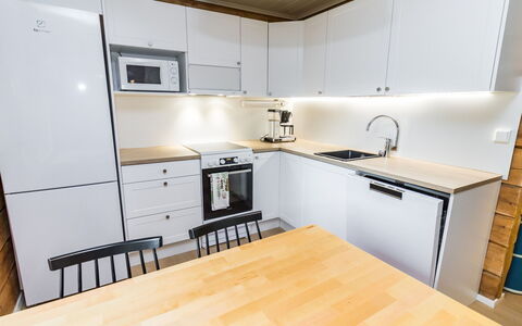 Pelkkaveska: Cuisine, Appareil De Cuisine, Sol, Design Intérieur, Comptoir, Meubles, Bois, Principaux Appliance, Cabinetry, Sol