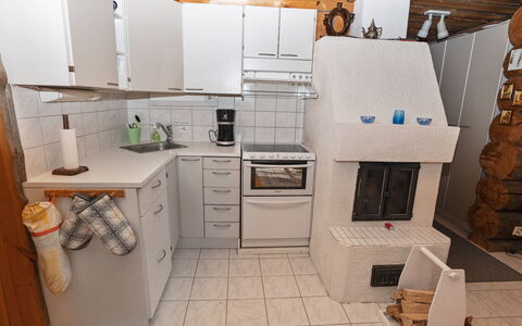 Rukanlumous 1: Cuisine, Appareil De Cuisine, Bois, Principaux Appliance, Comptoir, Sol, Meubles, Design Intérieur, Sol, Cabinetry
