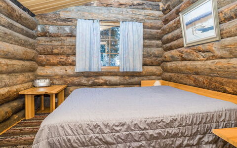 Kuontijärvi a: Bois, Chambre, Sol, Sol, Lit, Plafond, Literie, Drap De Lit, Dur, Cabane En Rondins