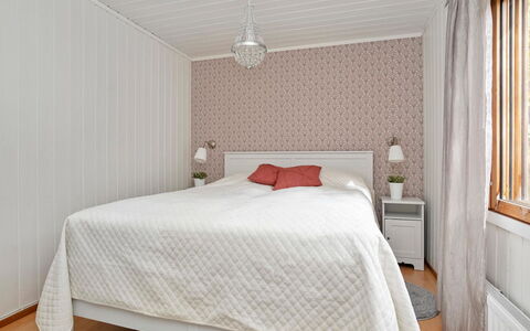 Vuorimäki: Sol, Bois, Design Intérieur, Sol, Chambre, Plafond, Pièce, Lit, Drap De Lit, Linge