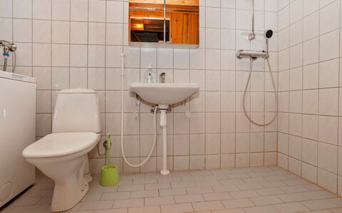 Tähtiruka 3: Salle De Bains, Luminaire Plomberie, Sol, Mur, Sol, Lavabo, Design Intérieur, Toilette, Évier, Siège De Toilette