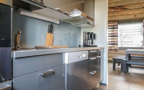 Kiehinen 2: Comptoir, Meubles, Cabinetry, Cuisine, Design Intérieur, Sol, Bois, Appareil De Cuisine, Plafond, Sol