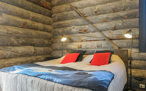 Kiehinen 2: Bois, Chambre, Design Intérieur, Sol, Lit, Sol, Drap De Lit, Meubles, Plafond, Literie