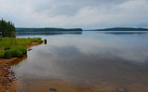Rantapuro: Ressources En Eau, Bleu, L'Eau, Plan D'Eau, Nuage, Horizon, Paysage Naturel, Voie Navigable, Banque