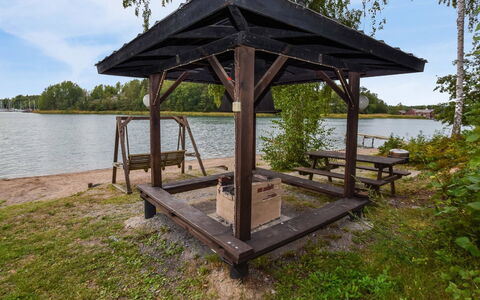 Merimetso 6: Voie Navigable, Banque, Cours D'Eau, Lac, Chalet, Forêt, Canal, Réservoir, Cabane En Rondins