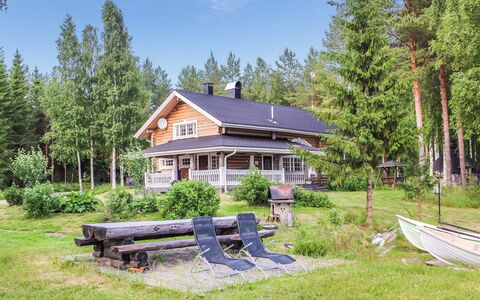 Villa Hermanni: Maison, Chalet, Domicile, Toit, Lot Terre, Zone Rurale, Siding, Biens, Porche