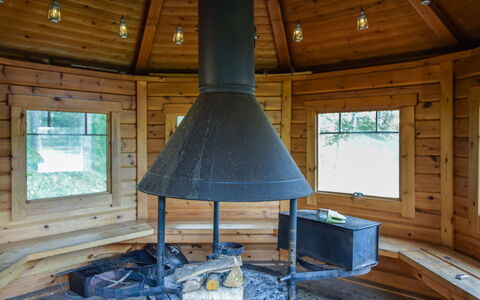 Vuorimaja: Chalet, Maison, Domicile, Batiments Jardin, Siding, Cabane En Rondins, Ferme, Biens, Cabanon, Cour