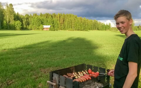 Hilupilttuu: Arbre, Banque, Maison, Chalet, Lac, Étang, Forêt, Cabane En Rondins