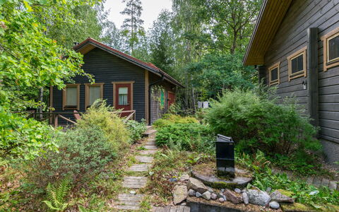Metsä-Iivari: Fenêtre, Domicile, Bois, Maison, Siding, Chalet, Toit, Gelé, Fenêtre À Guillotine, Pente