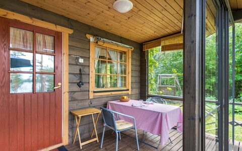 Metsä-Iivari: Fenêtre, Domicile, Bois, Maison, Siding, Chalet, Toit, Gelé, Fenêtre À Guillotine, Pente