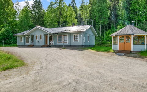 Rusakko: Chalet, Maison, Domicile, Batiments Jardin, Siding, Cabane En Rondins, Ferme, Biens, Cabanon, Cour
