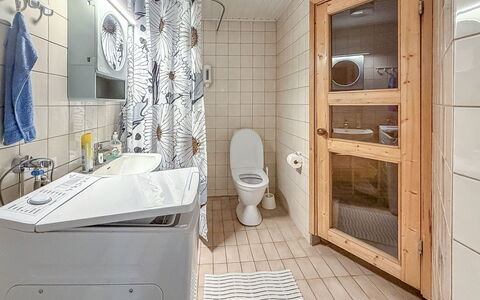 Tahkontilhi e 5: Sol, Sol, Design Intérieur, Bois, Luminaire Plomberie, Pièce, Plomberie, Salle De Bains, Plafond, Évier