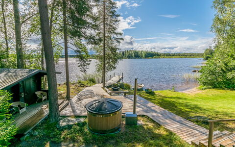 Heikinranta: Bois, Chalet, Cabane En Rondins, Forêt, Cabanon, Batiments Jardin, Mélèze, Des Bois, Tache De Bois