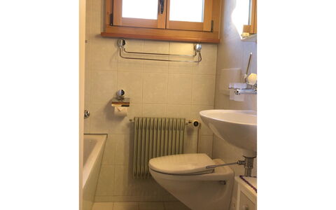 Träumli: Luminaire Plomberie, Lavabo, Sol, Évier, Salle De Bains, Sol, Design Intérieur, Robinet, Plomberie, Tuile