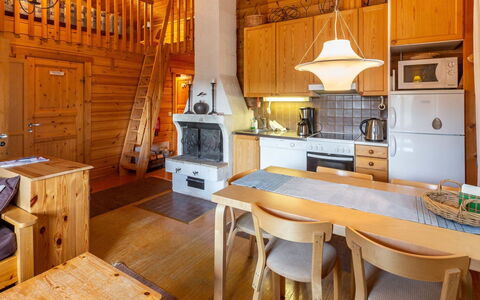 Lomaylläs F84 Palovaarankaarre 22A: Voie Navigable, Banque, Cours D'Eau, Lac, Chalet, Forêt, Canal, Réservoir, Cabane En Rondins